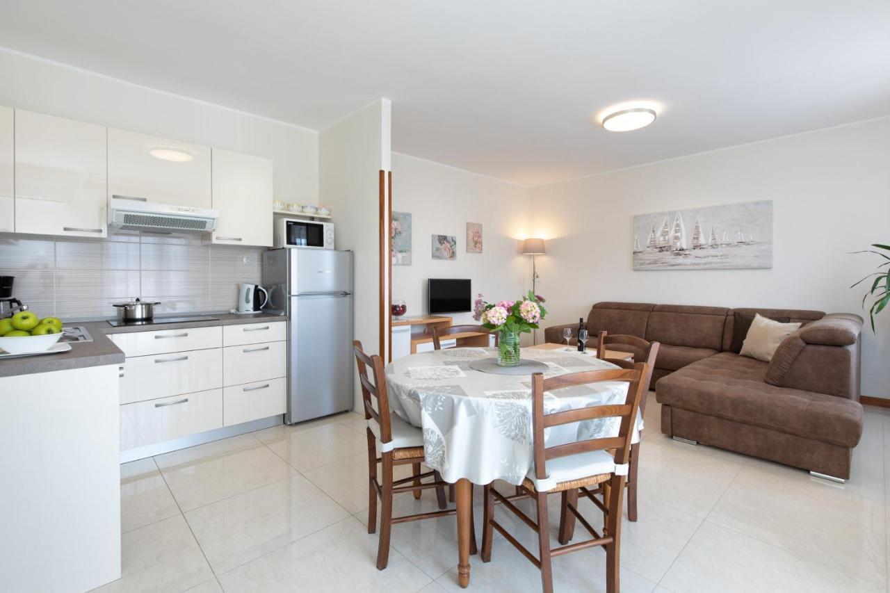 Apartments Dujmovic Ivo 2 บัชกา ภายนอก รูปภาพ
