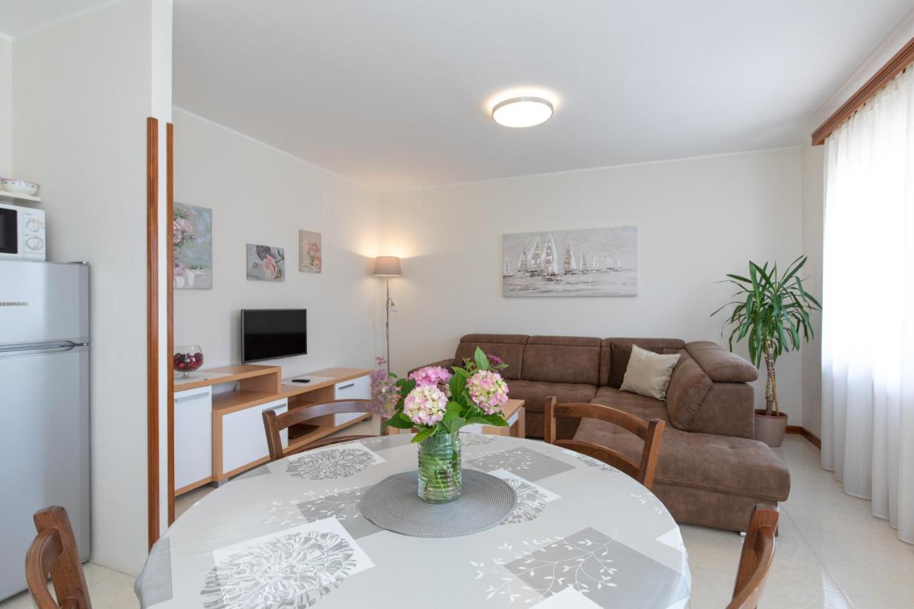 Apartments Dujmovic Ivo 2 บัชกา ภายนอก รูปภาพ