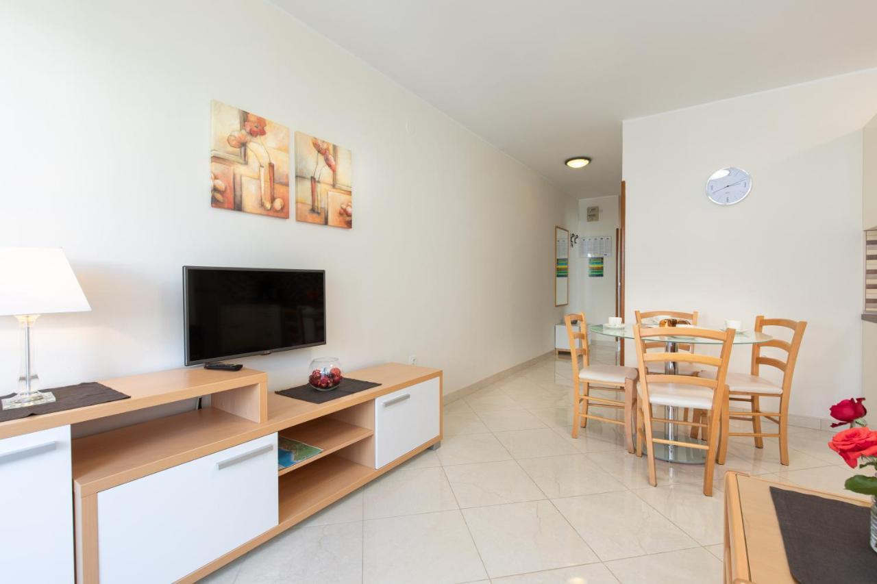 Apartments Dujmovic Ivo 2 บัชกา ภายนอก รูปภาพ