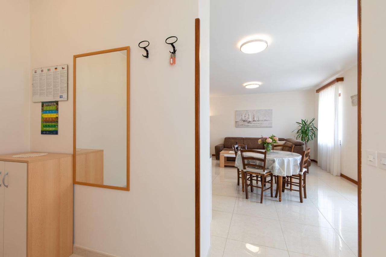 Apartments Dujmovic Ivo 2 บัชกา ภายนอก รูปภาพ