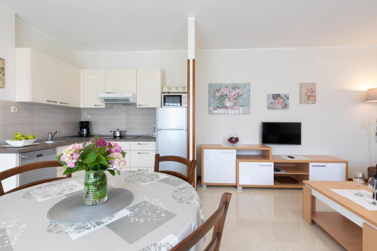 Apartments Dujmovic Ivo 2 บัชกา ภายนอก รูปภาพ