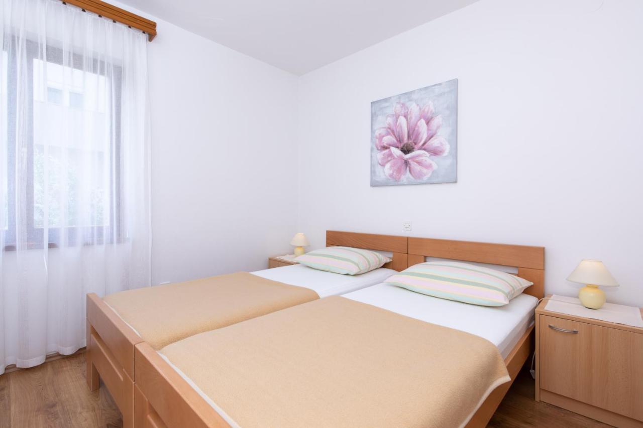 Apartments Dujmovic Ivo 2 บัชกา ภายนอก รูปภาพ