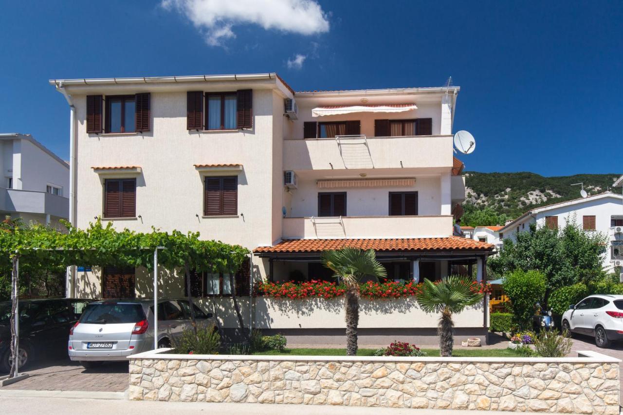 Apartments Dujmovic Ivo 2 บัชกา ภายนอก รูปภาพ