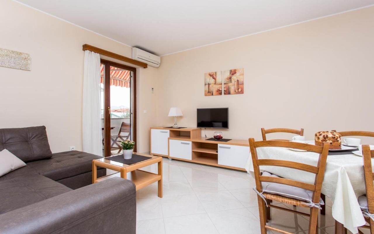 Apartments Dujmovic Ivo 2 บัชกา ภายนอก รูปภาพ