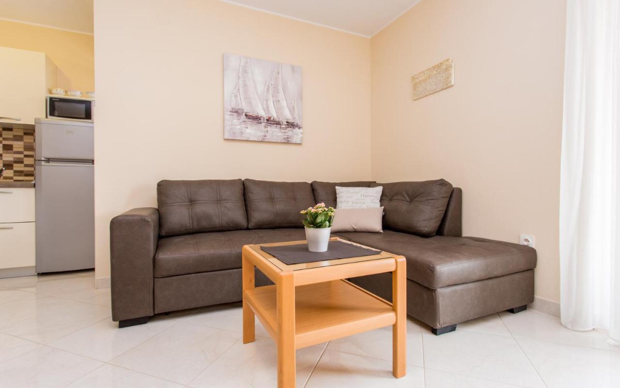Apartments Dujmovic Ivo 2 บัชกา ภายนอก รูปภาพ